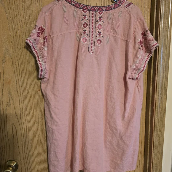 Johhny Was Hi~Lo Linen Embroidery Top - Picture 3 of 4
